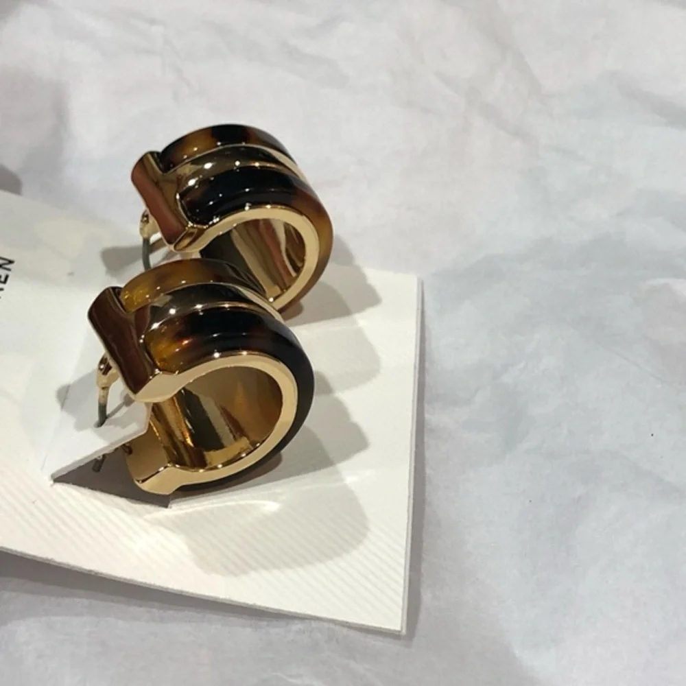 Lauren Ralph Lauren‎ tortoiseshell half moon cuff earrings brand new